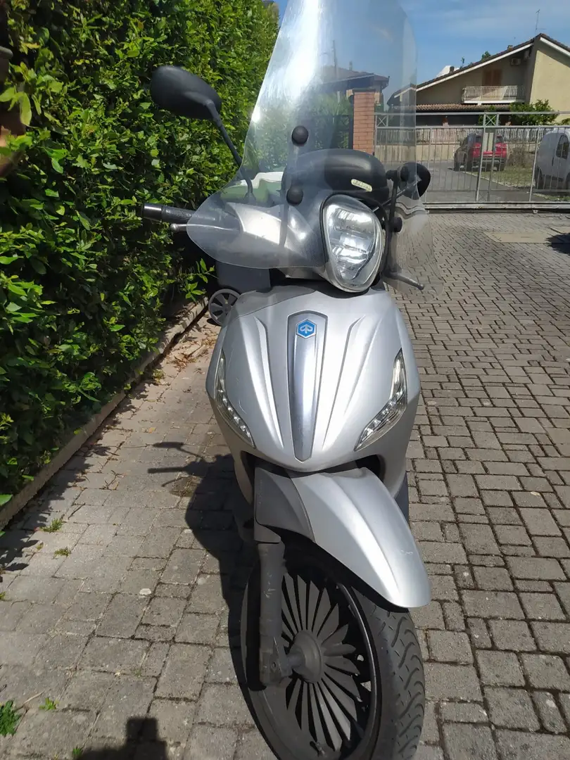 Piaggio Beverly 300 i.e. ABS ASR Argintiu - 1