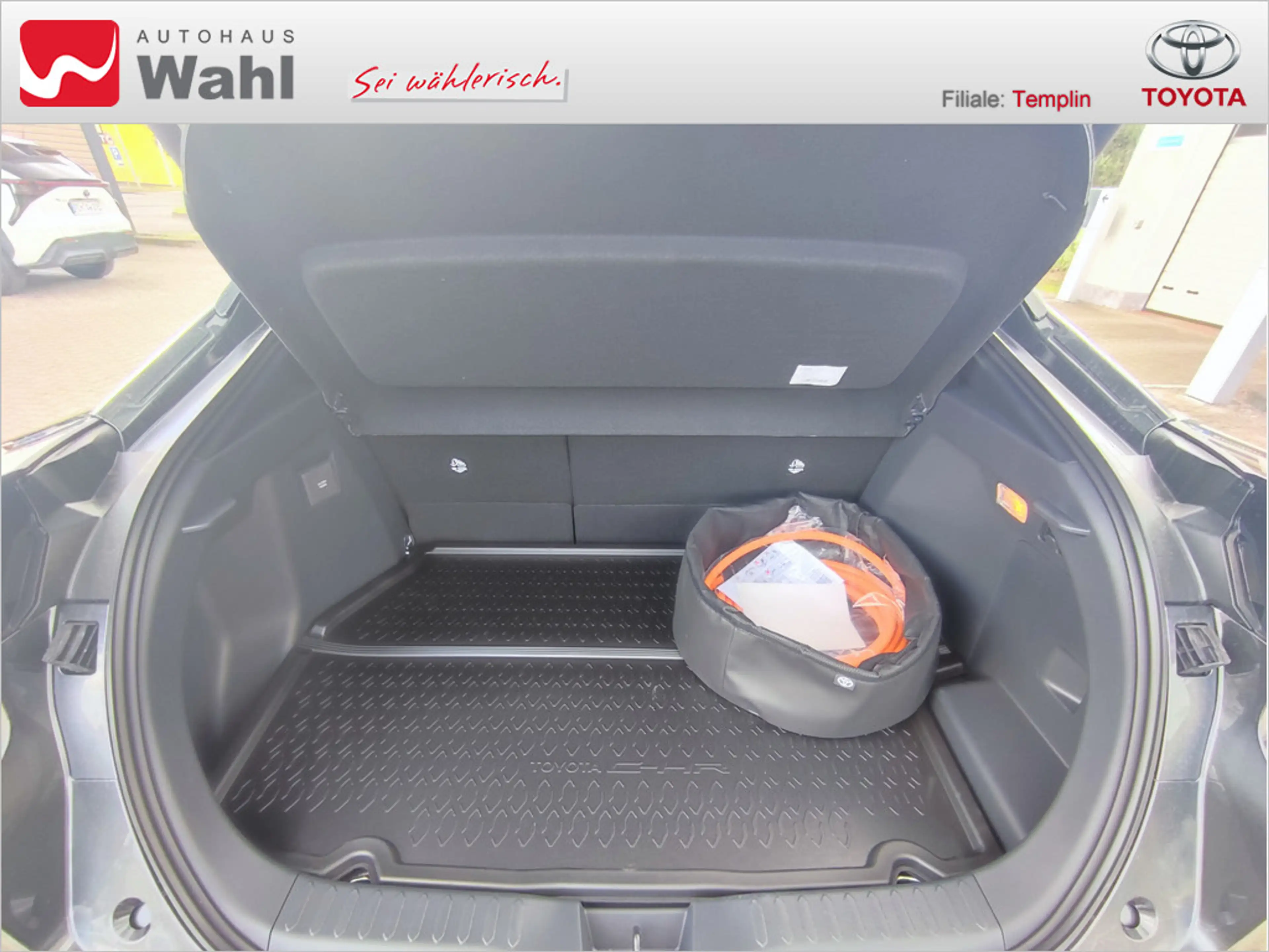 Toyota C-HR 2.0 Plug-In Hybrid FWD Teamplayer LED — photo 12