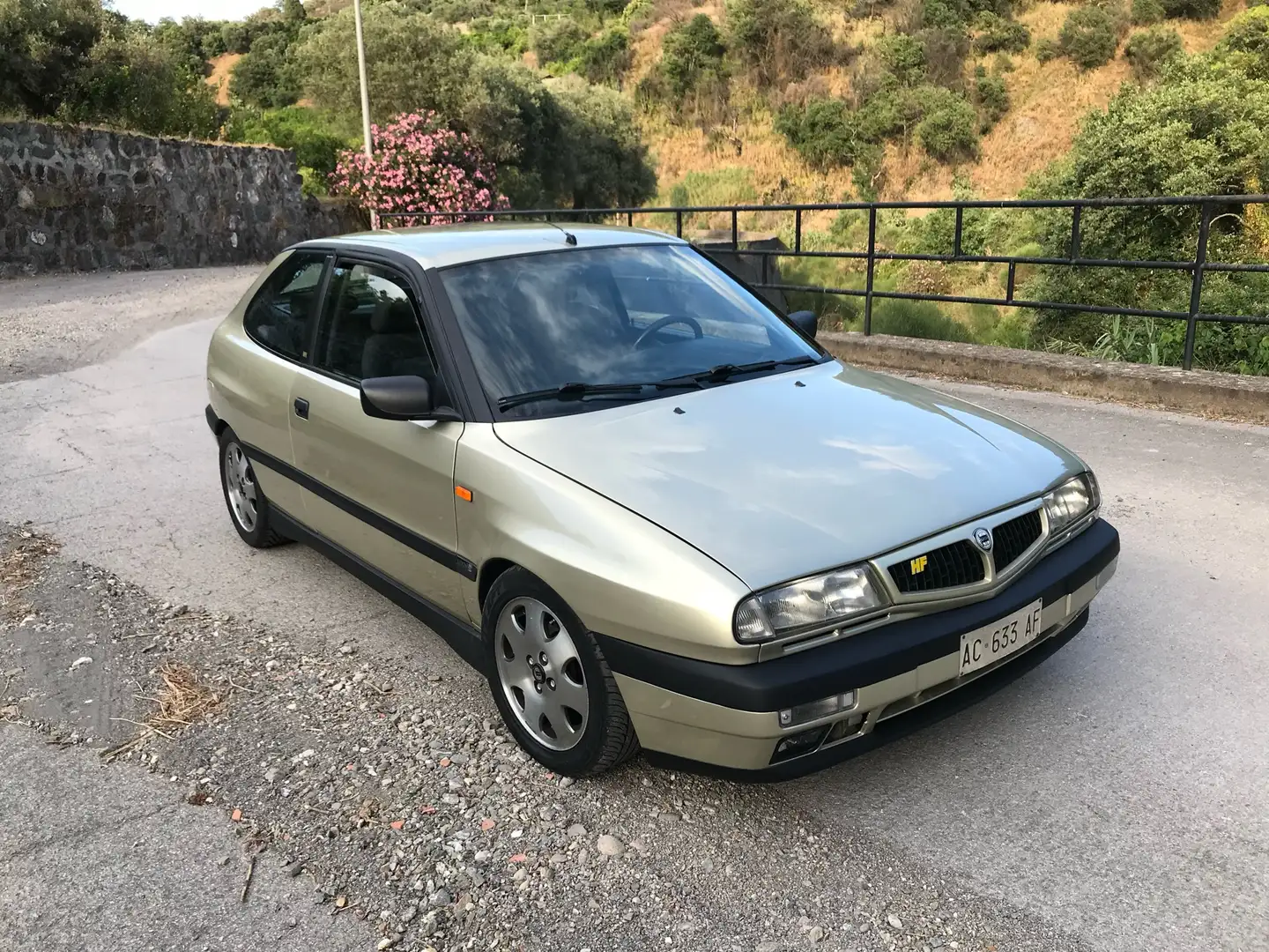 Lancia Delta HPE 2.0 HF - 1