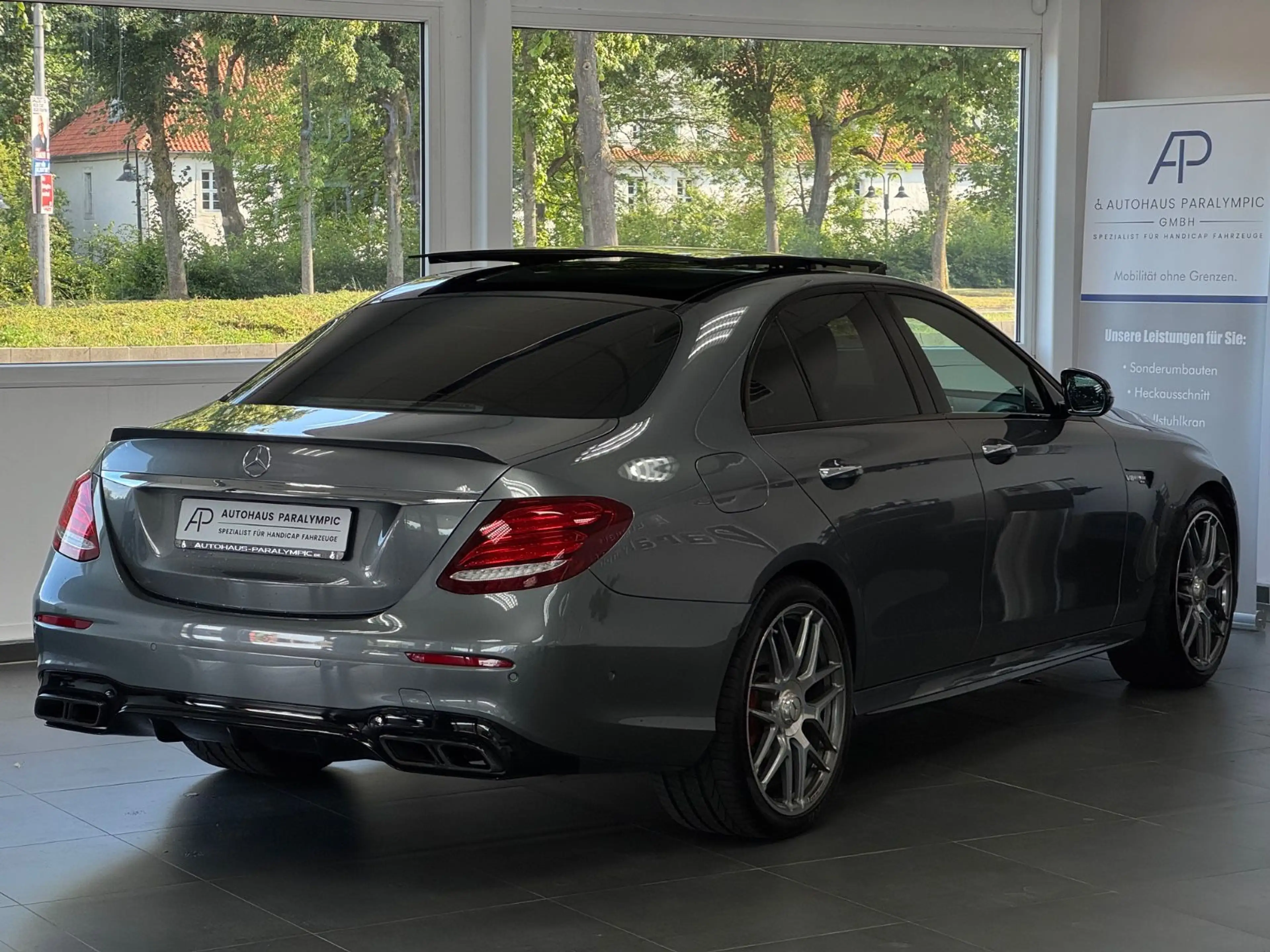 Mercedes-Benz E 63 AMG E 63 S AMG 4Matic+ PANO BURM HUD NIGHT 360* — photo 5