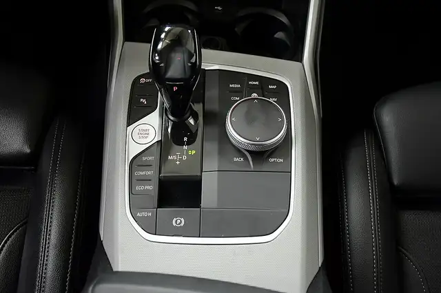 BMW 3 Series view 20