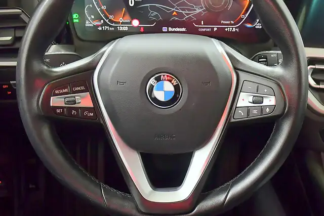 BMW 3 Series view 18