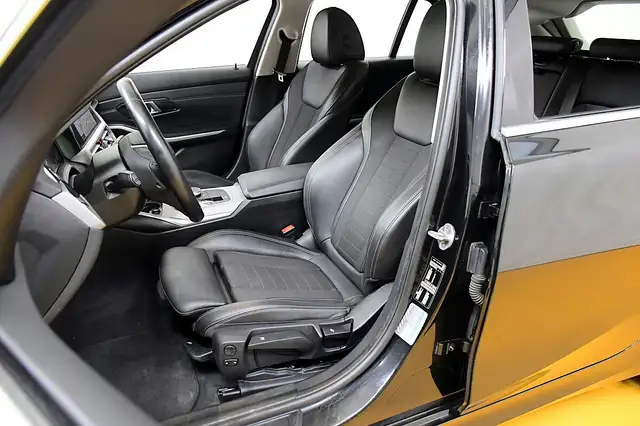 BMW 3 Series view 12