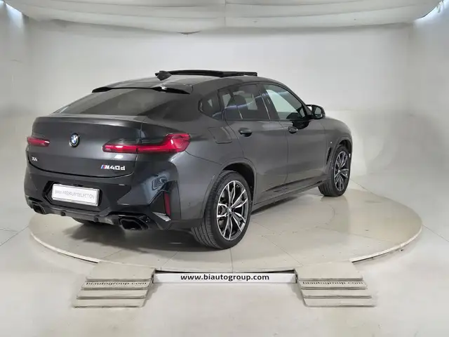 BMW X4 view 5