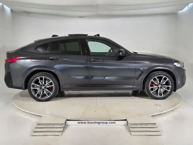 BMW X4 view 6