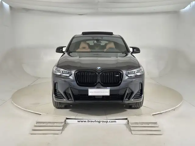 BMW X4 view 3