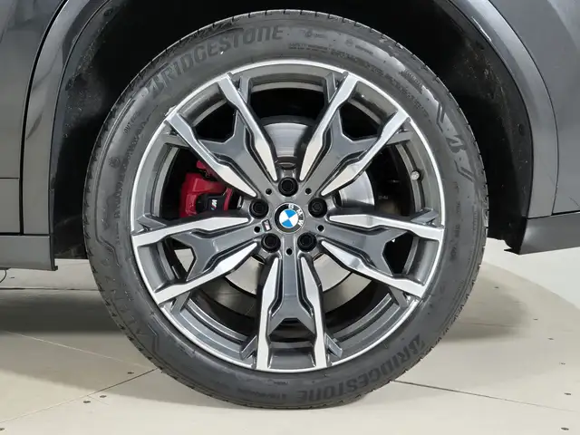 BMW X4 view 14