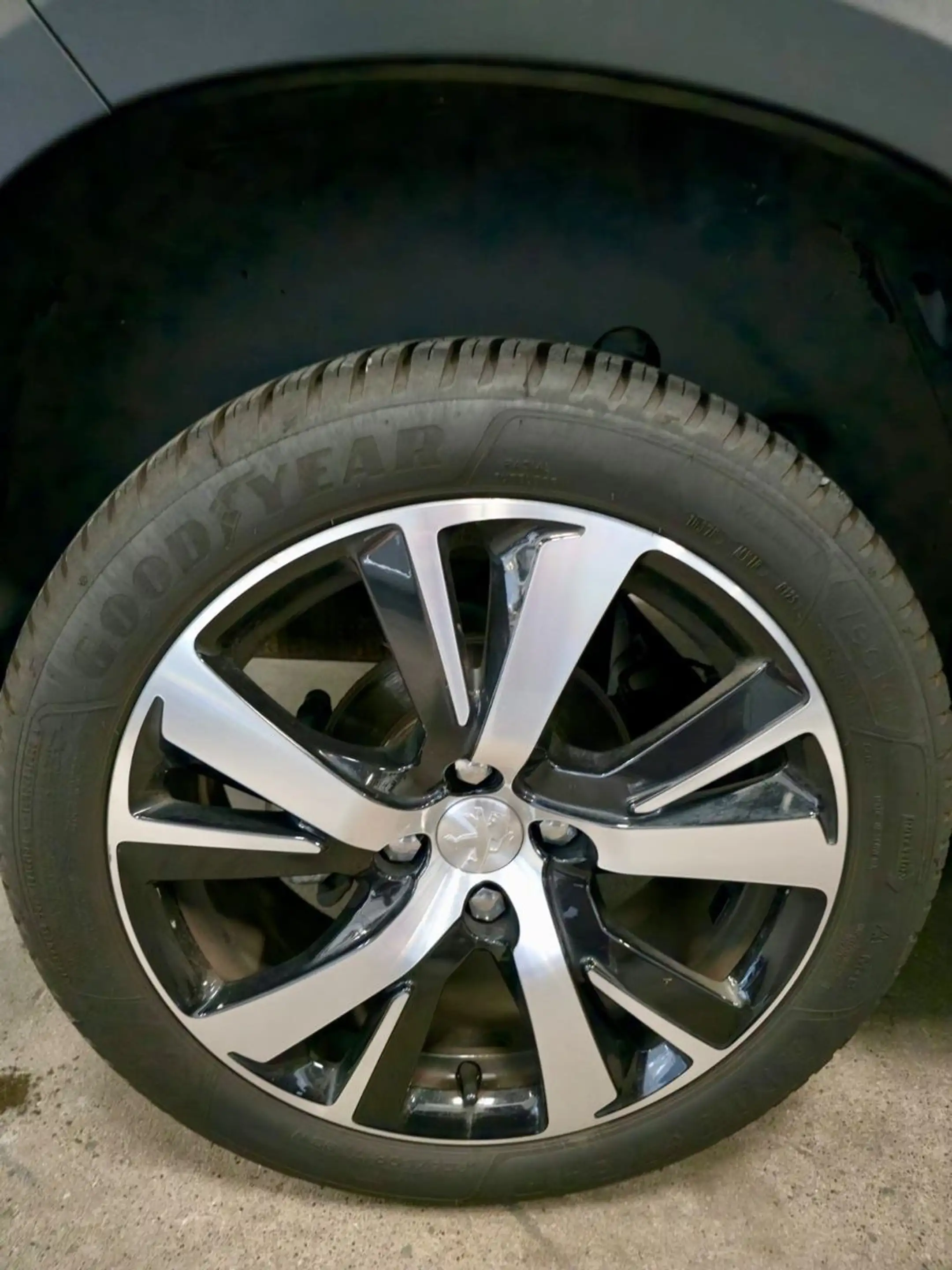 Peugeot 2008 Allure *Panorama*Navi*Top* — photo 17