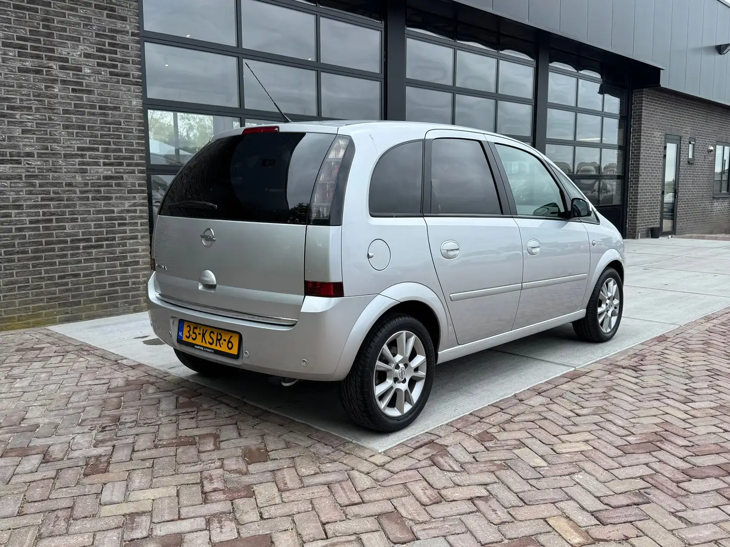 Opel Meriva 1.6-16V Cosmo | Clima | Cruise | 1/2 Leer | Grijs - 2