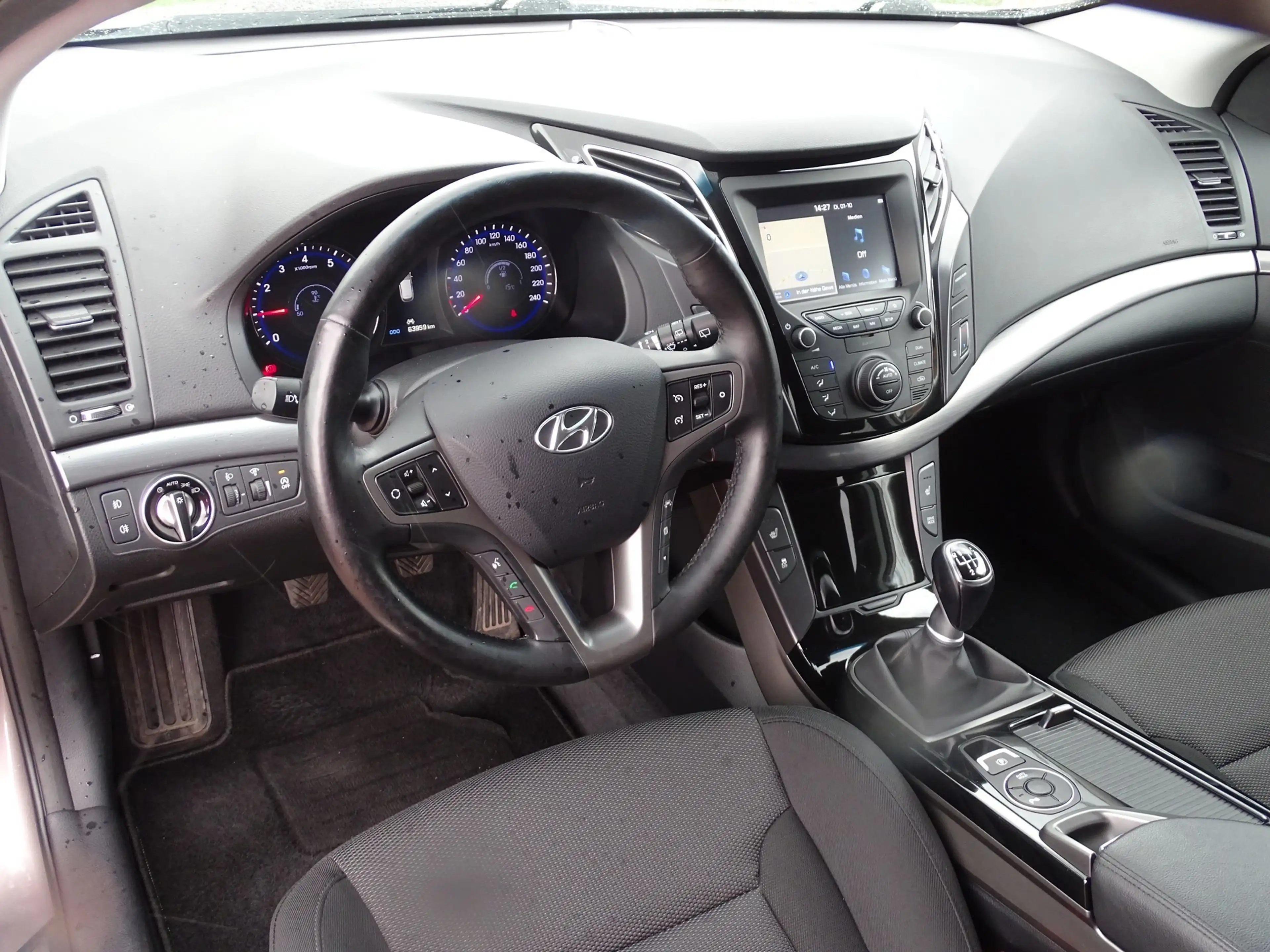 Hyundai i40 Kombi 1.6 blue Trend Navi Kamera Tempomat — photo 8