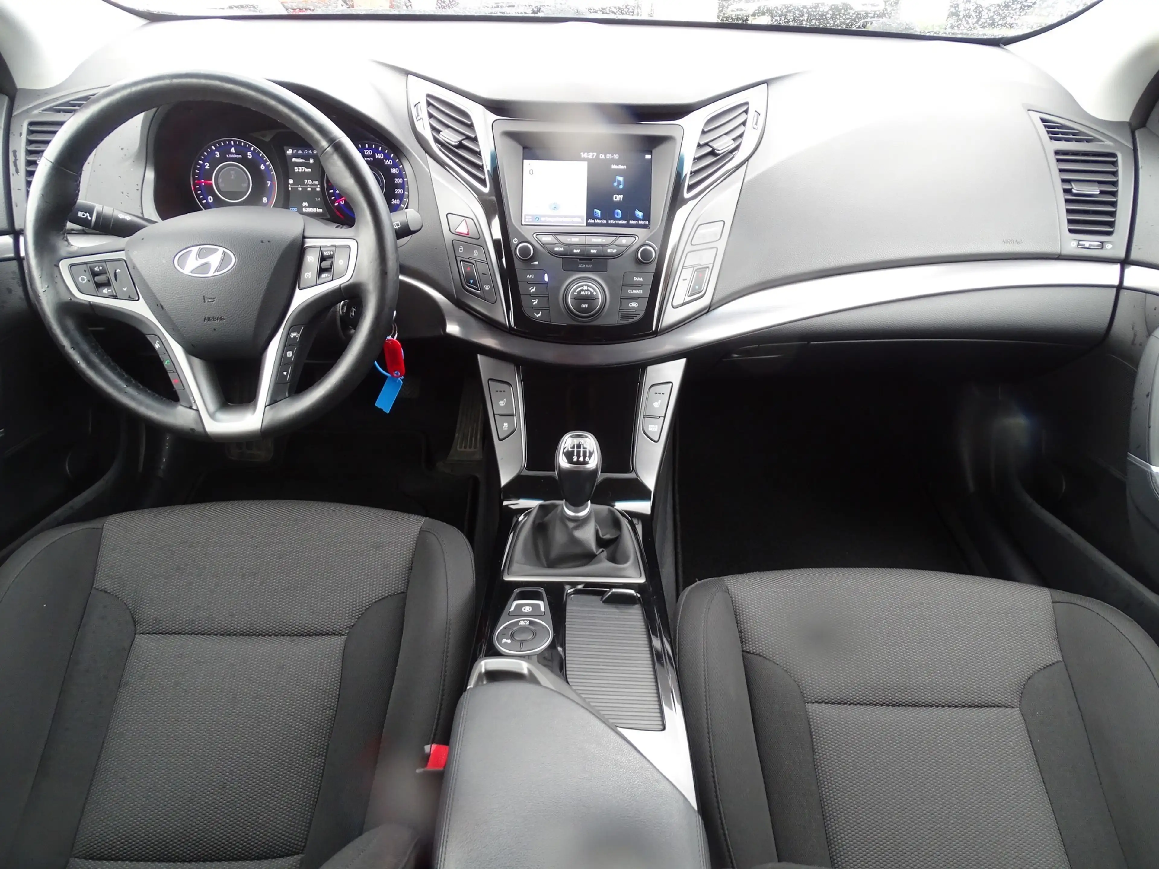 Hyundai i40 Kombi 1.6 blue Trend Navi Kamera Tempomat — photo 14