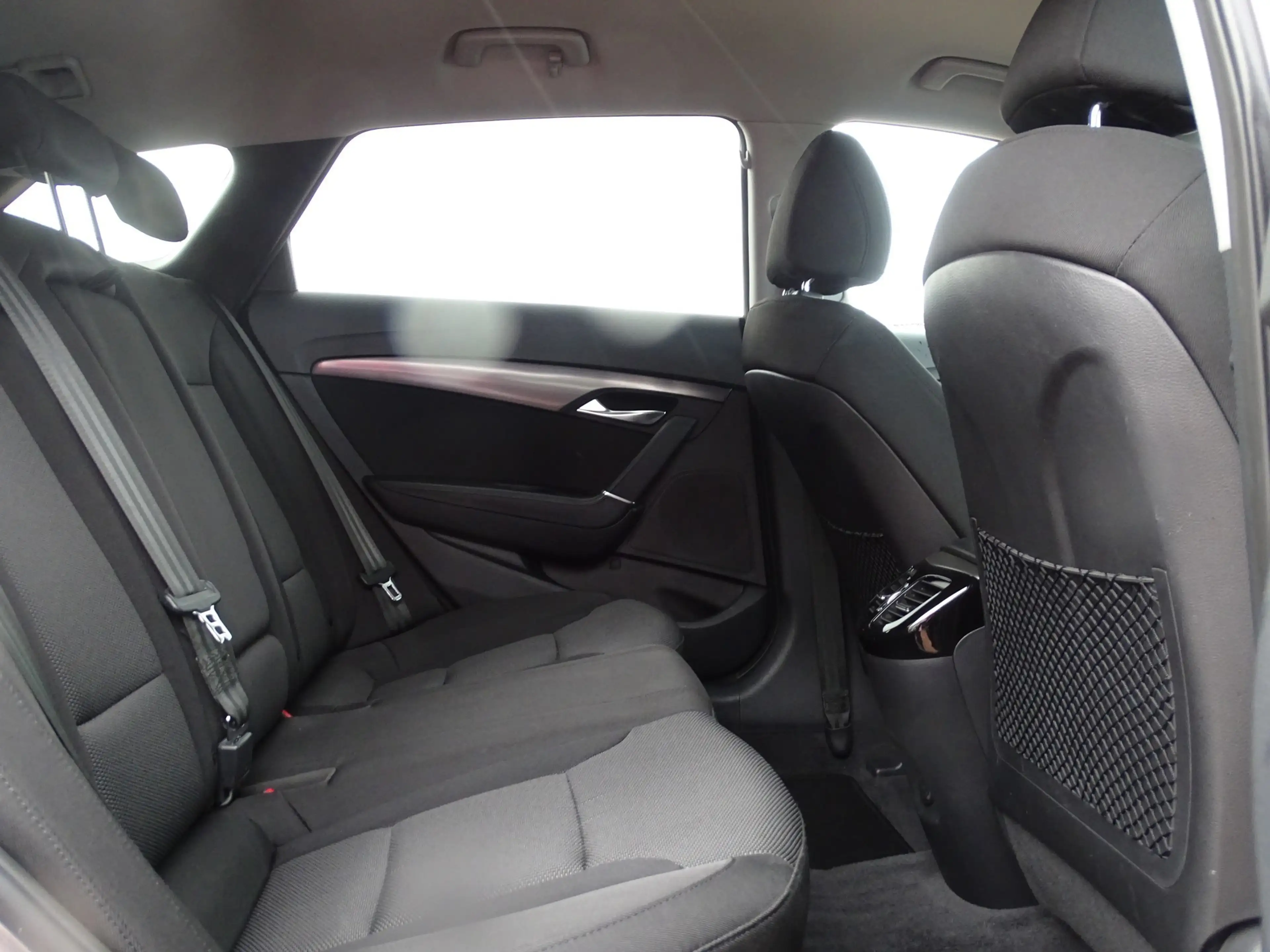 Hyundai i40 Kombi 1.6 blue Trend Navi Kamera Tempomat — photo 11