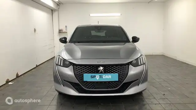 Peugeot E-208 view 2