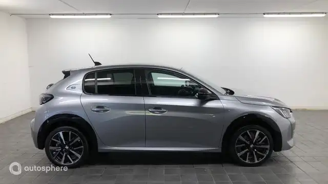 Peugeot E-208 view 4