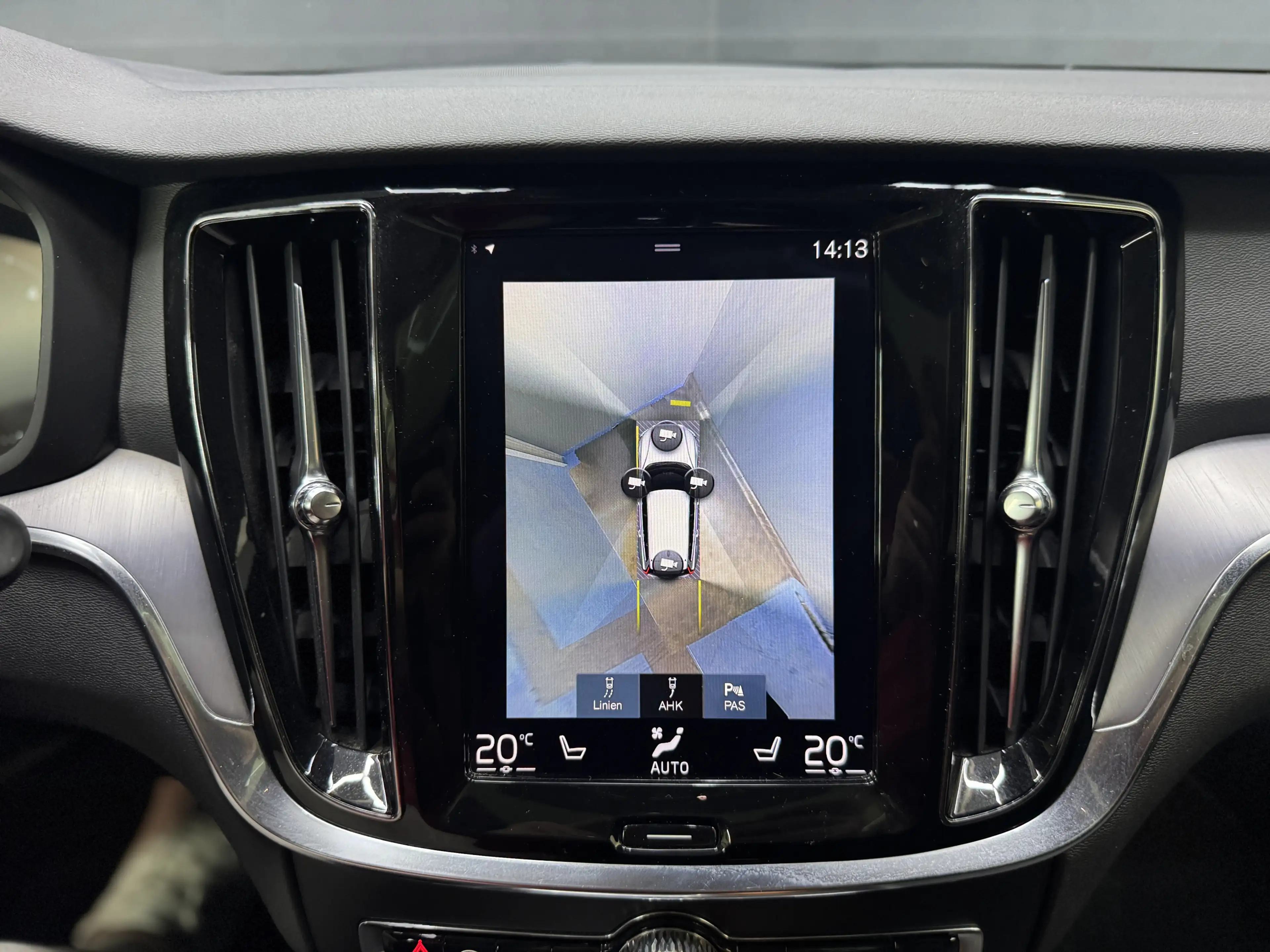 Volvo V60 Cross Country B4 AWD|3J.GARANTIE|AHK|PANO| — photo 23