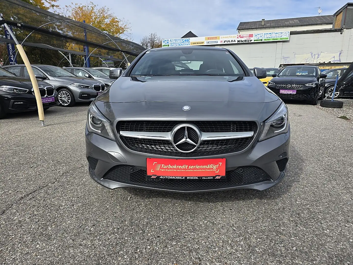 Mercedes-Benz CLA 200 Urban *PANO* Grau - 2