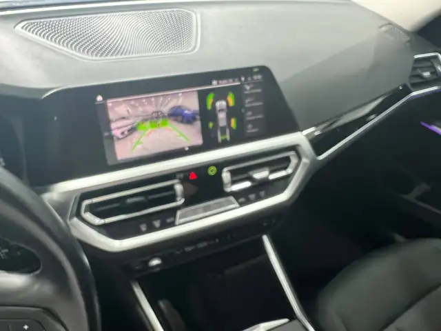 BMW 3 Series view 13