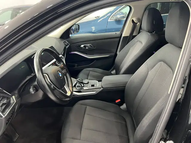 BMW 3 Series view 10