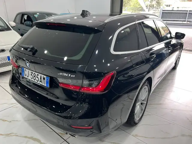 BMW 3 Series view 6