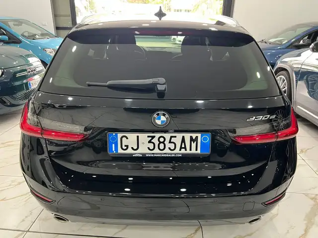 BMW 3 Series view 5