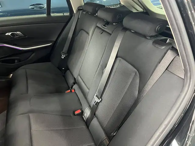 BMW 3 Series view 15
