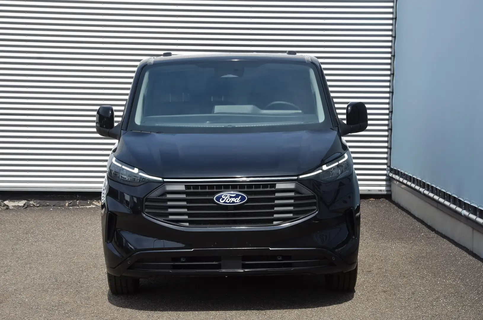 Ford Transit Custom - L2- Limited- 170Pk- Automaat- Nieuw- 36990+BTW Zwart - 2