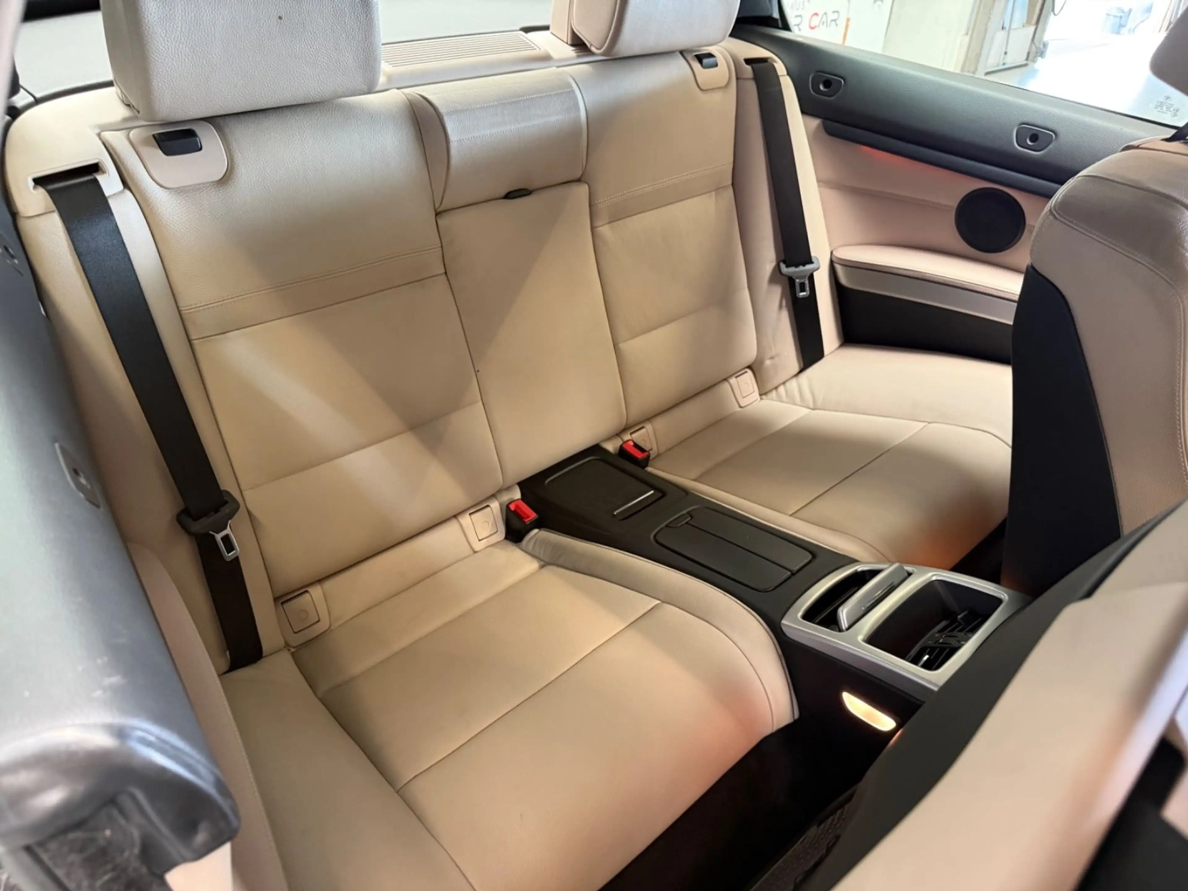 BMW 325 i Cabrio Aut NAVI/LEDER/XENON/PDC/SHZ/2.HAND — photo 15
