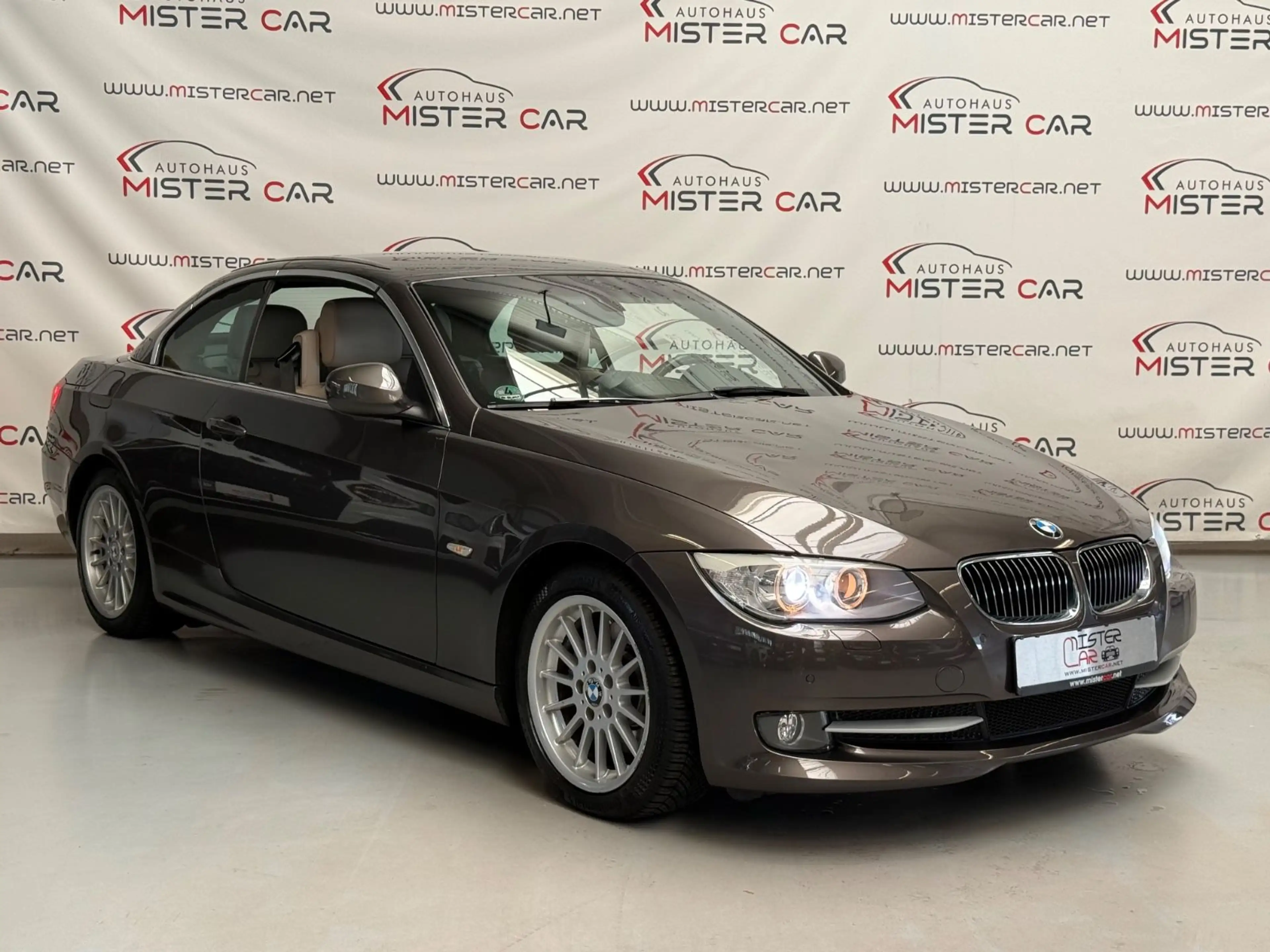 BMW 325 i Cabrio Aut NAVI/LEDER/XENON/PDC/SHZ/2.HAND — photo 4