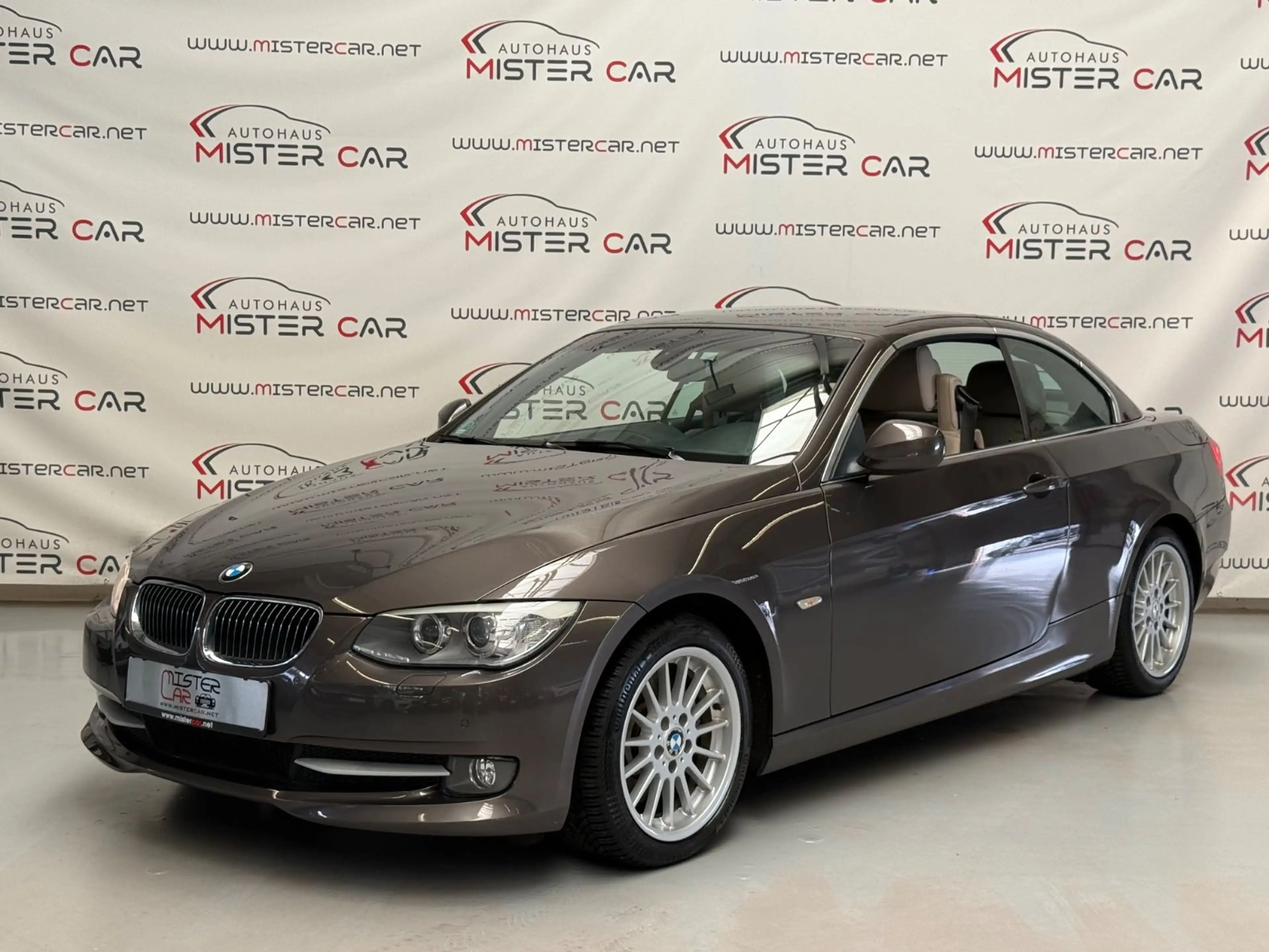 BMW 325 i Cabrio Aut NAVI/LEDER/XENON/PDC/SHZ/2.HAND