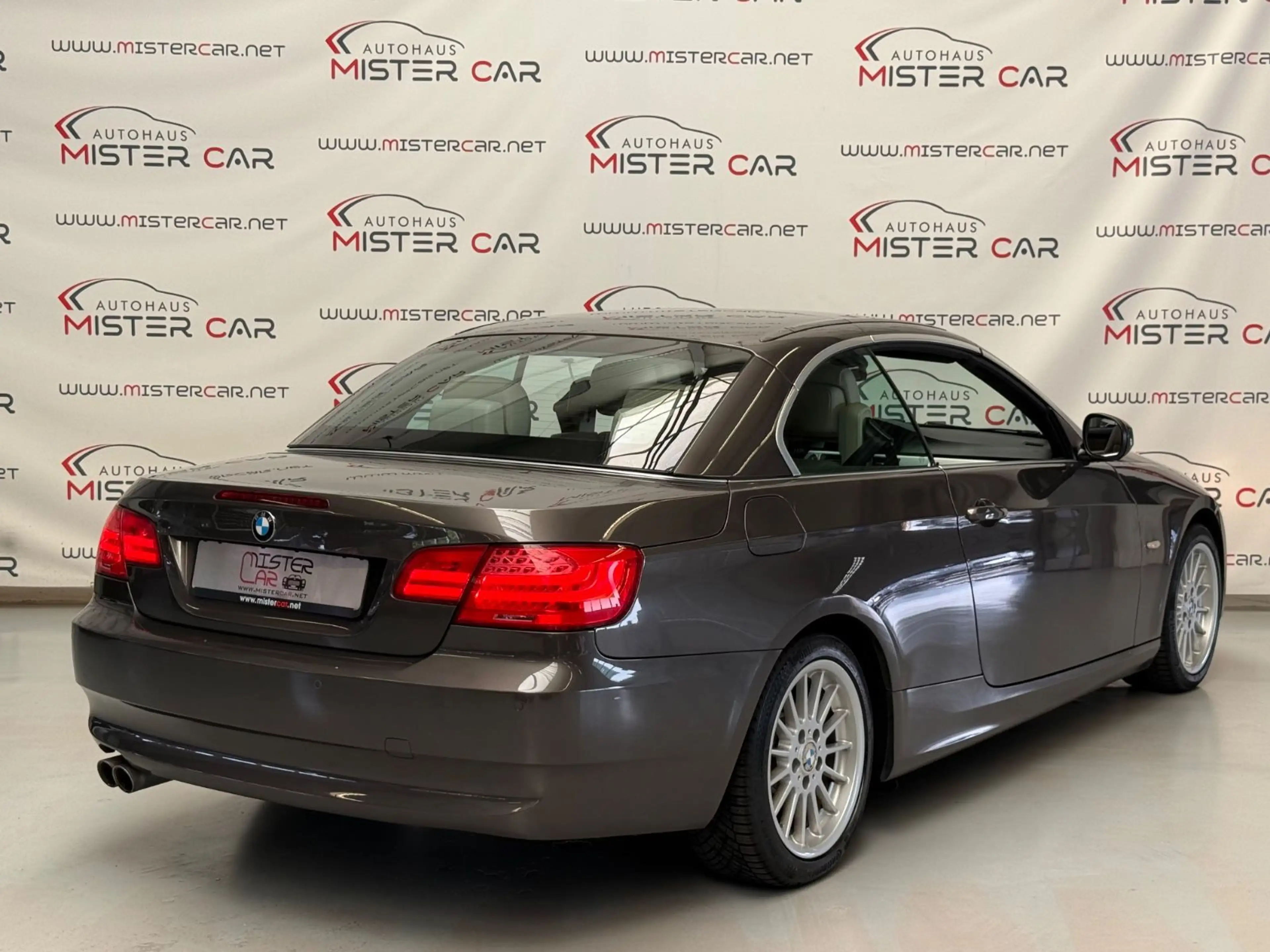 BMW 325 i Cabrio Aut NAVI/LEDER/XENON/PDC/SHZ/2.HAND — photo 6