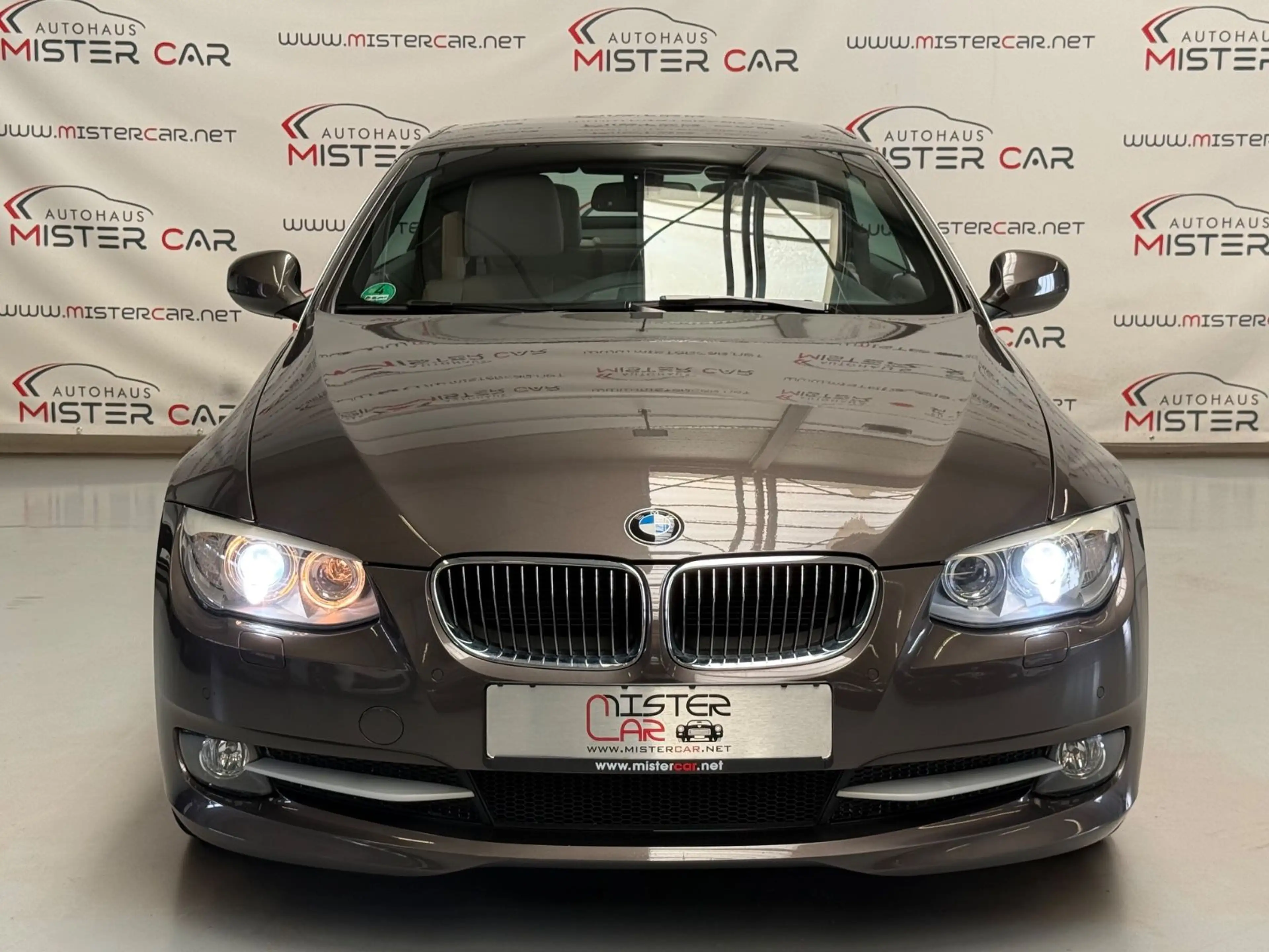BMW 325 i Cabrio Aut NAVI/LEDER/XENON/PDC/SHZ/2.HAND — photo 7