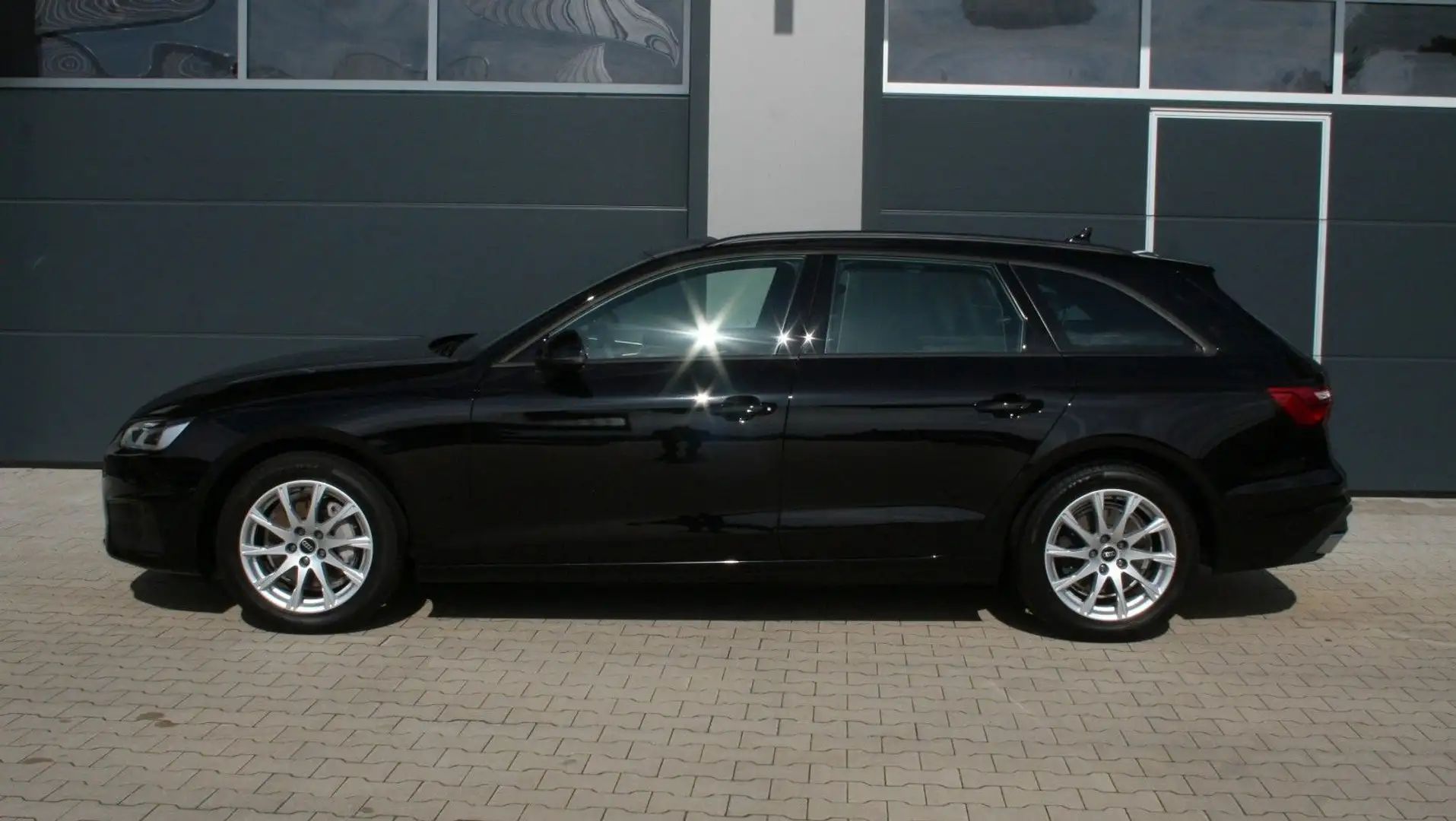 Audi A4 Avant 40 TDI S-tronic/LED/Navi/B&O/Standh./3Z Schwarz - 2