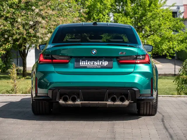 BMW M3 view 5