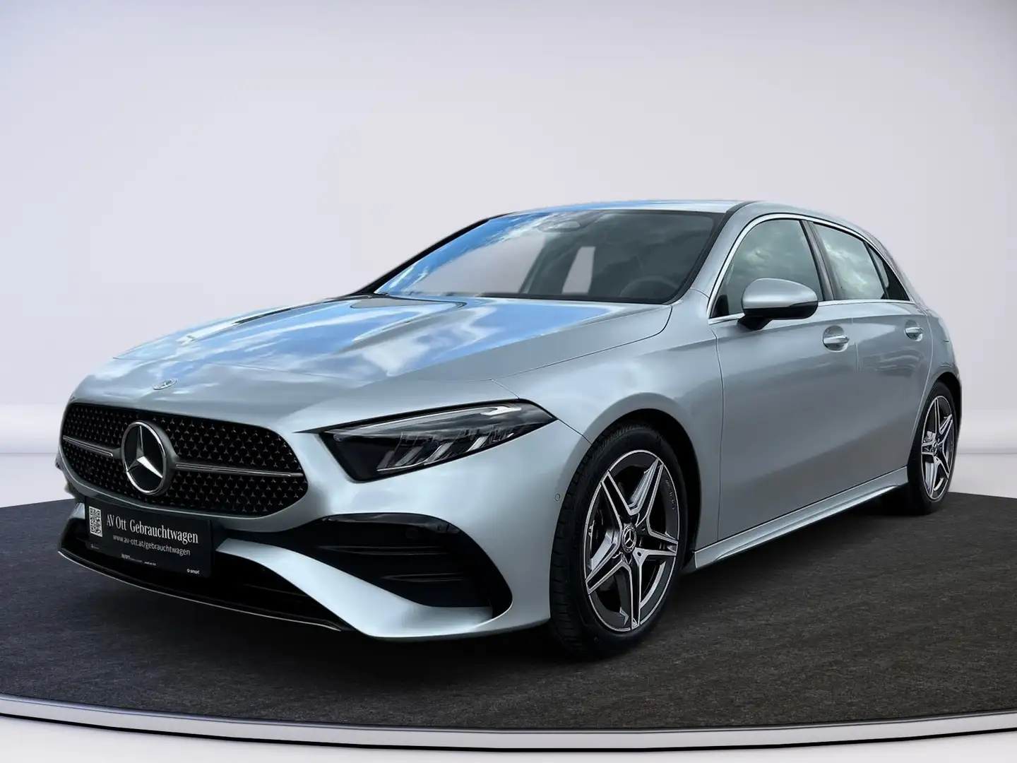 Mercedes-Benz A 200 AMG-Line Silber - 2