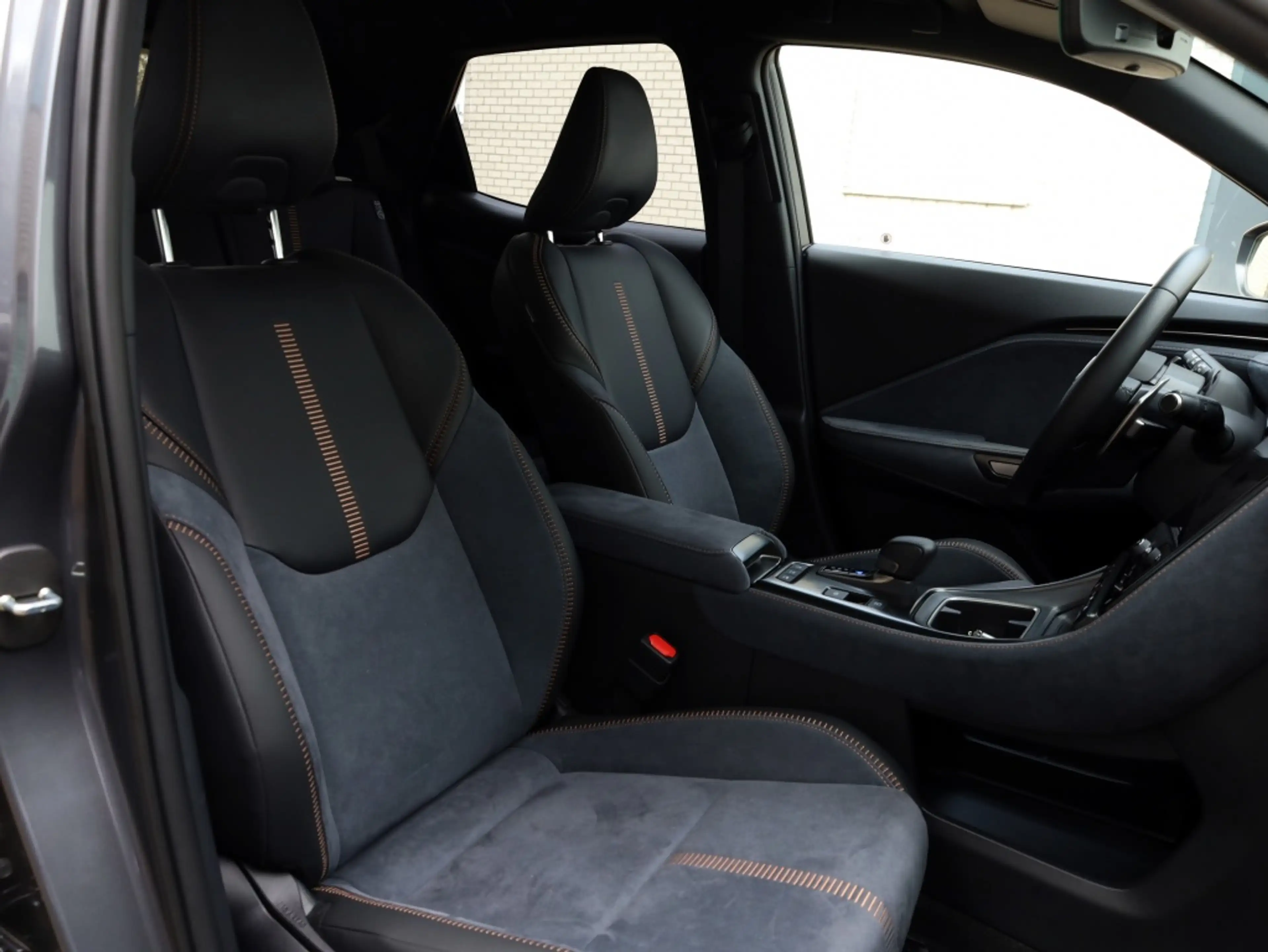 Lexus LBX Cool 2WD | Advanced Pack | Mark Levinson | 360 Cam — photo 11