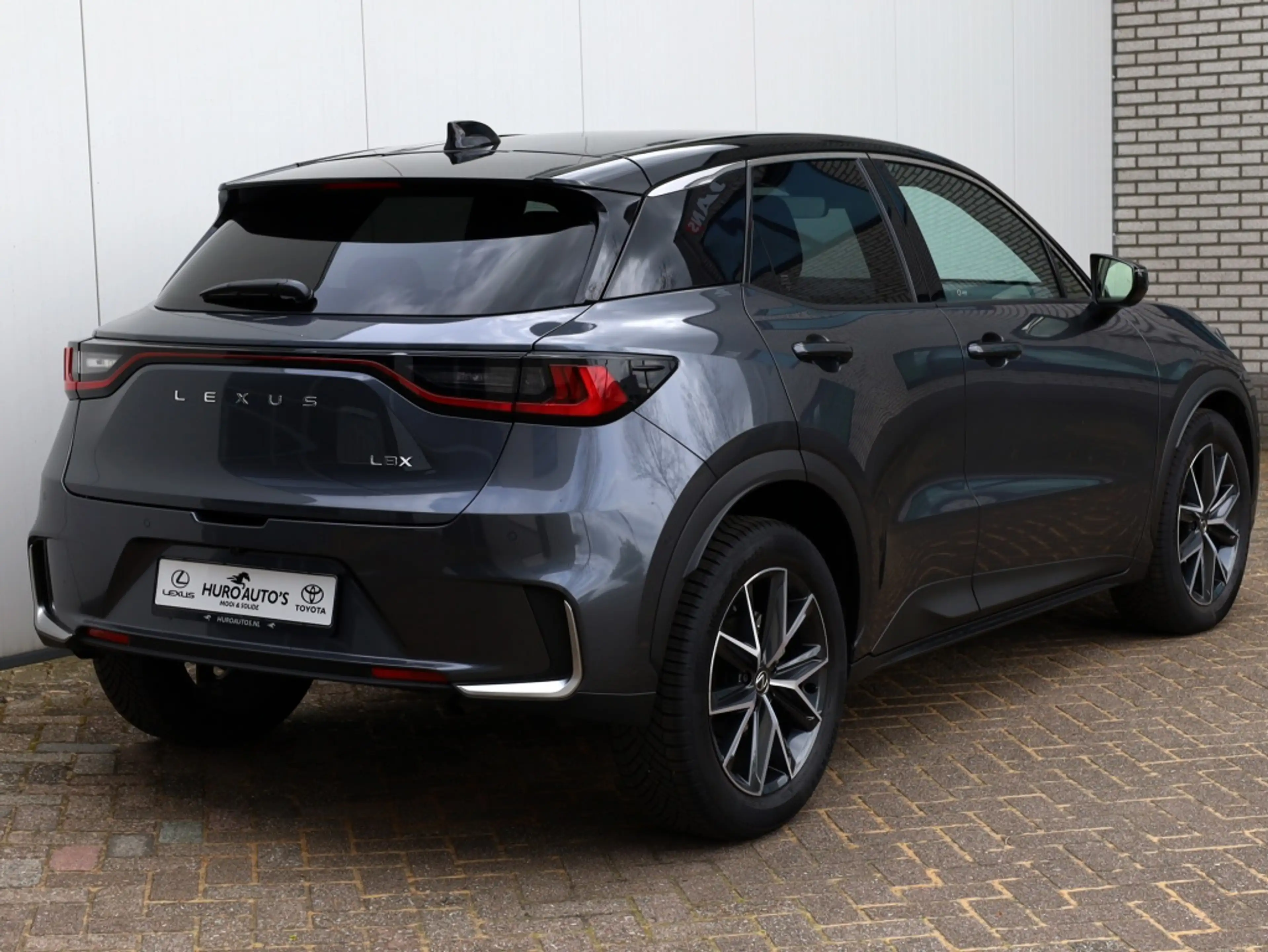 Lexus LBX Cool 2WD | Advanced Pack | Mark Levinson | 360 Cam — photo 38