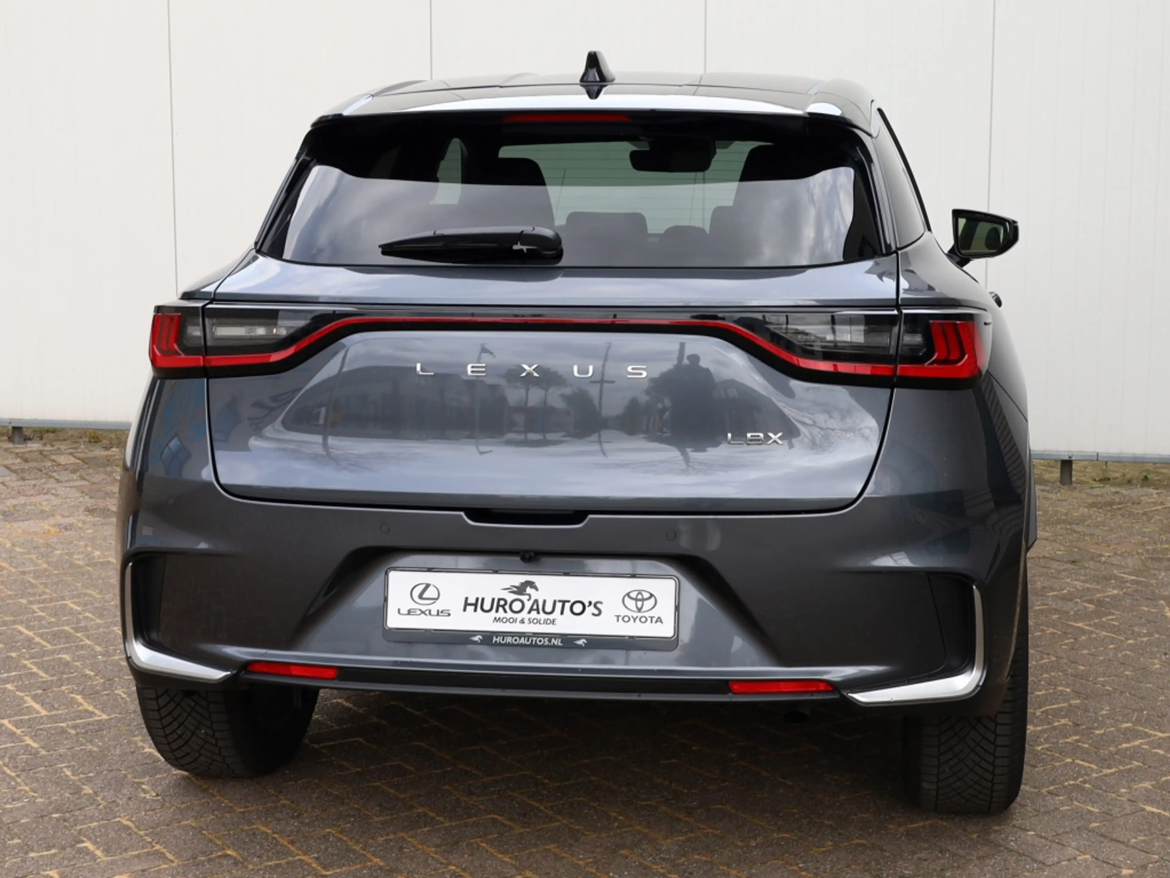 Lexus LBX Cool 2WD | Advanced Pack | Mark Levinson | 360 Cam — photo 39