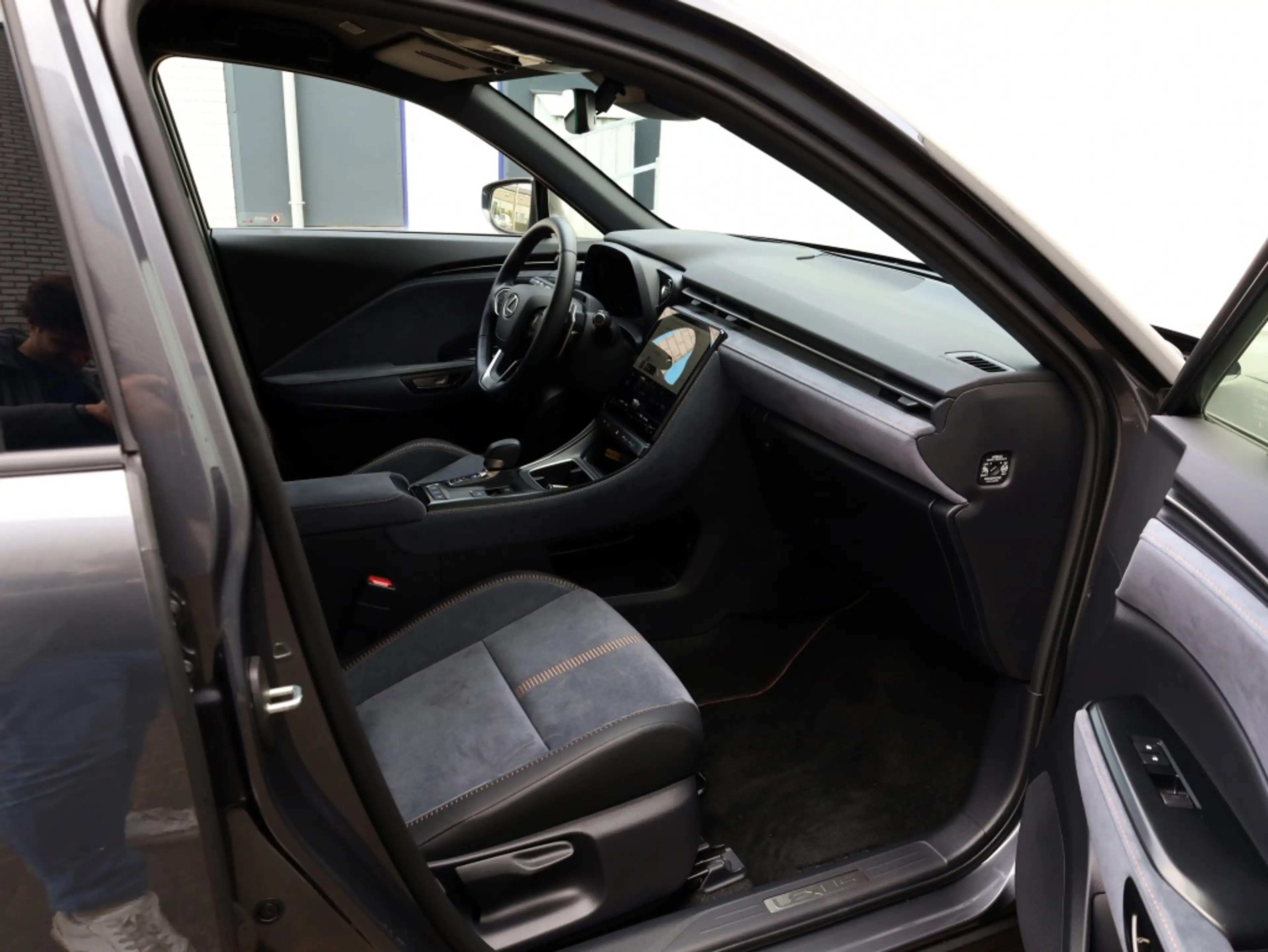 Lexus LBX Cool 2WD | Advanced Pack | Mark Levinson | 360 Cam — photo 10