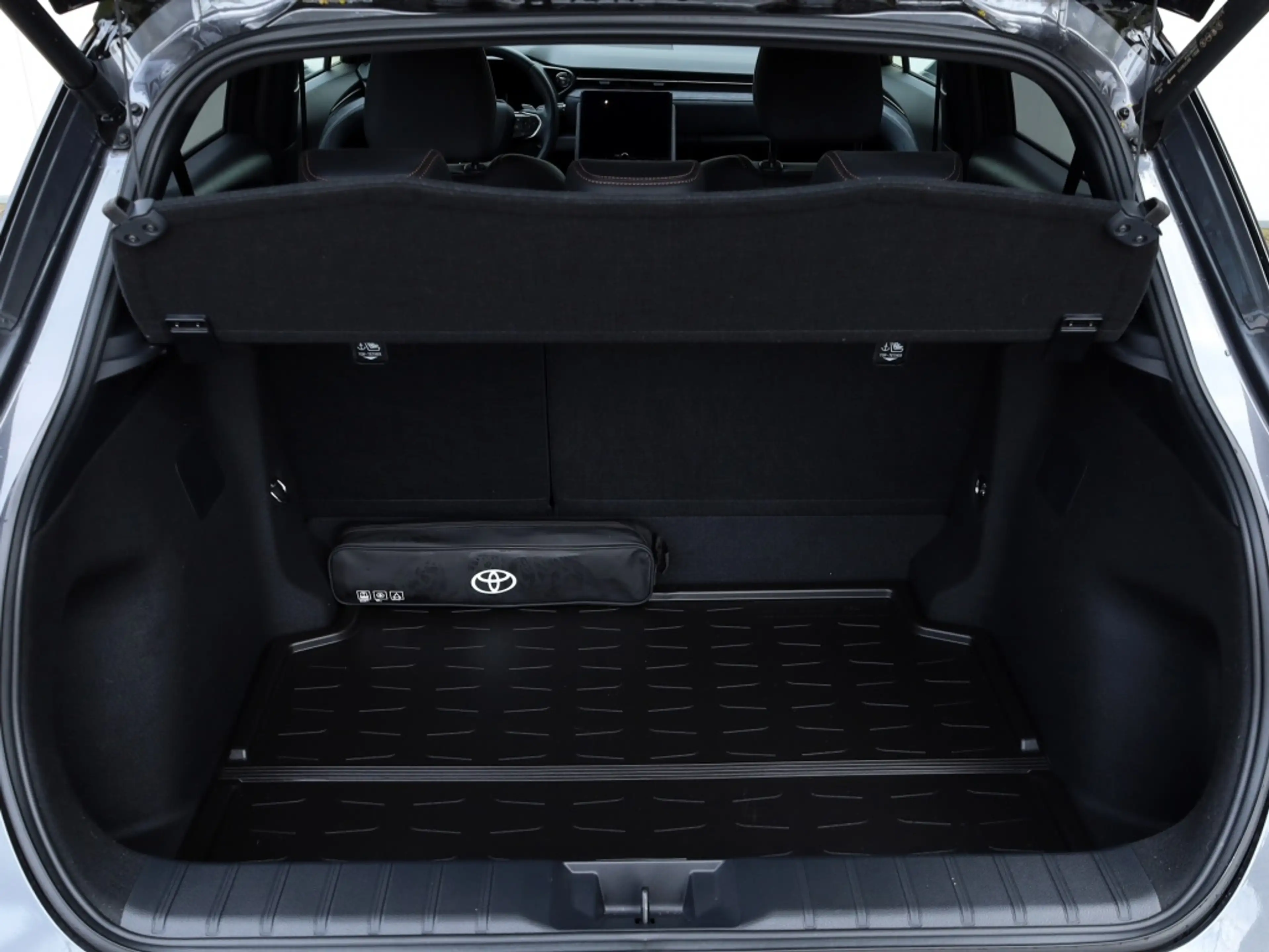 Lexus LBX Cool 2WD | Advanced Pack | Mark Levinson | 360 Cam — photo 33