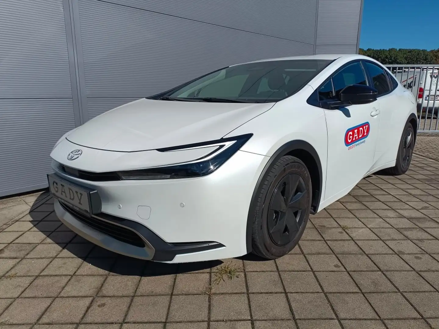 Toyota Prius 2.0 VVT-i Plug-in Hybrid PHEV 13,3kWh Basis Aut. Weiß - 2