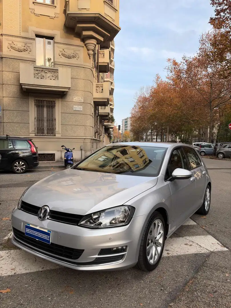 Volkswagen Golf 1.6 TDI 110 CV 5p. Highline BluMotion Techngy Grau - 1