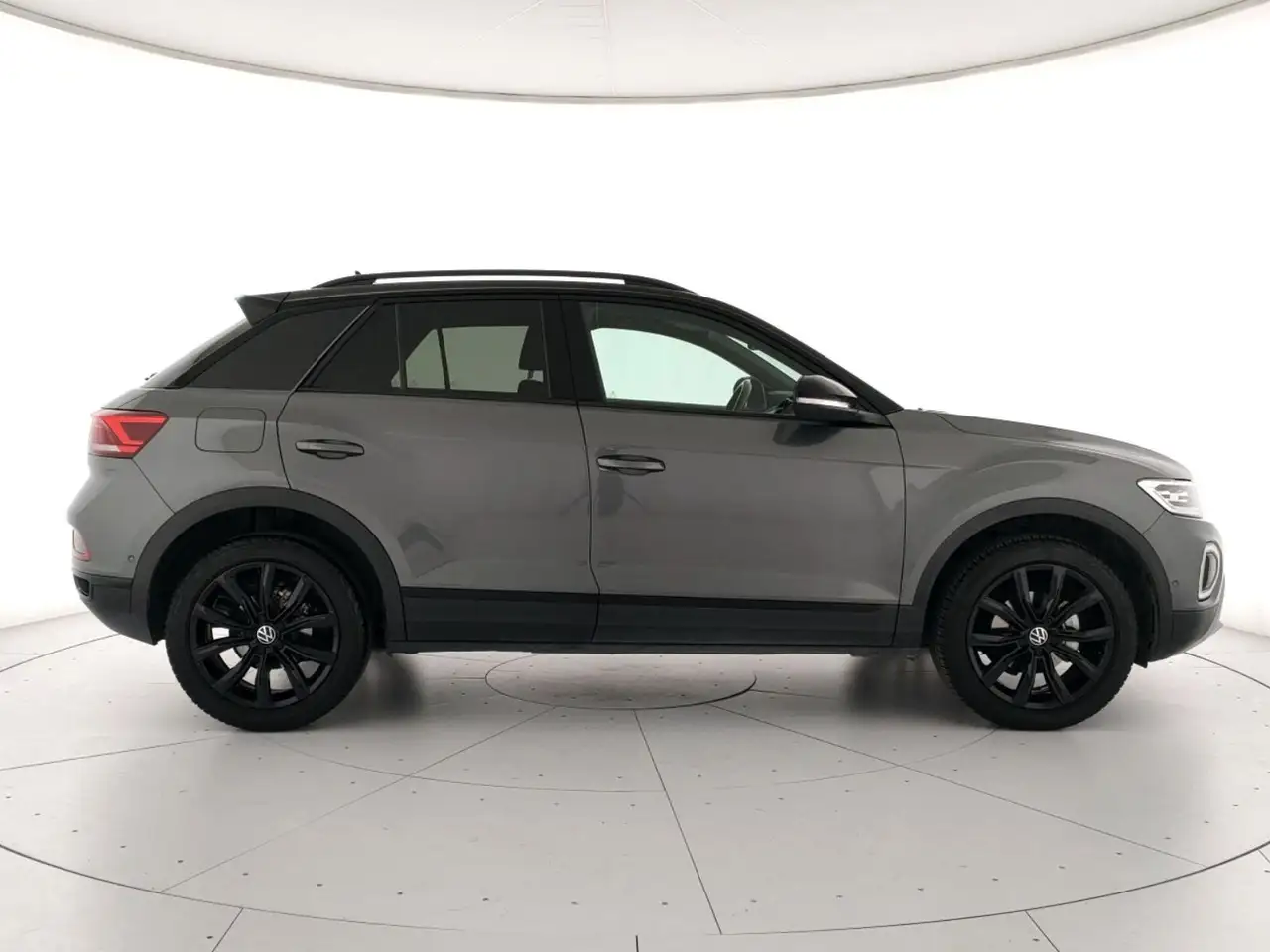 Volkswagen T-Roc 1.5 tsi style 4