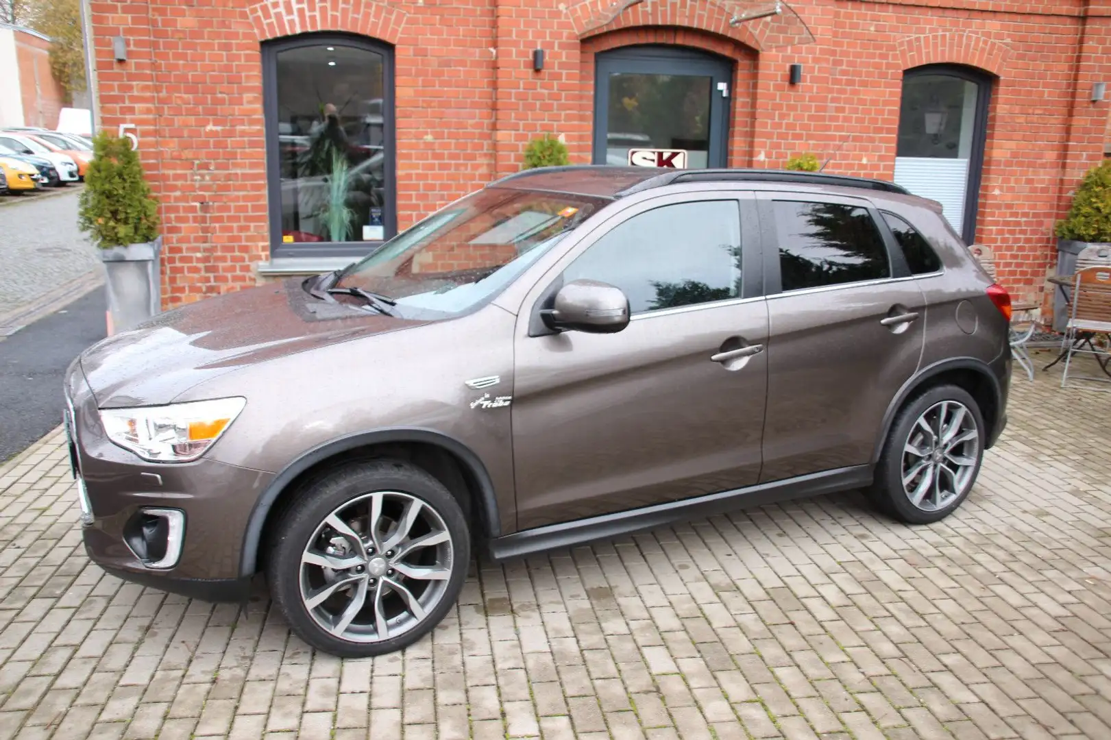 Mitsubishi ASX Klassik Kollektion+ 2WD Braun - 2