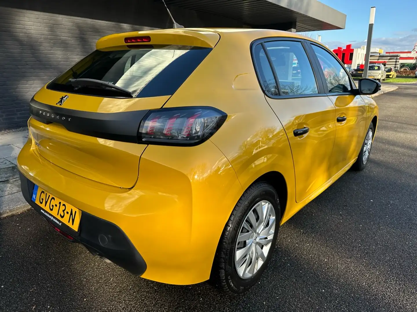 Peugeot 208 1.2 PureTech Like Amarillo - 2