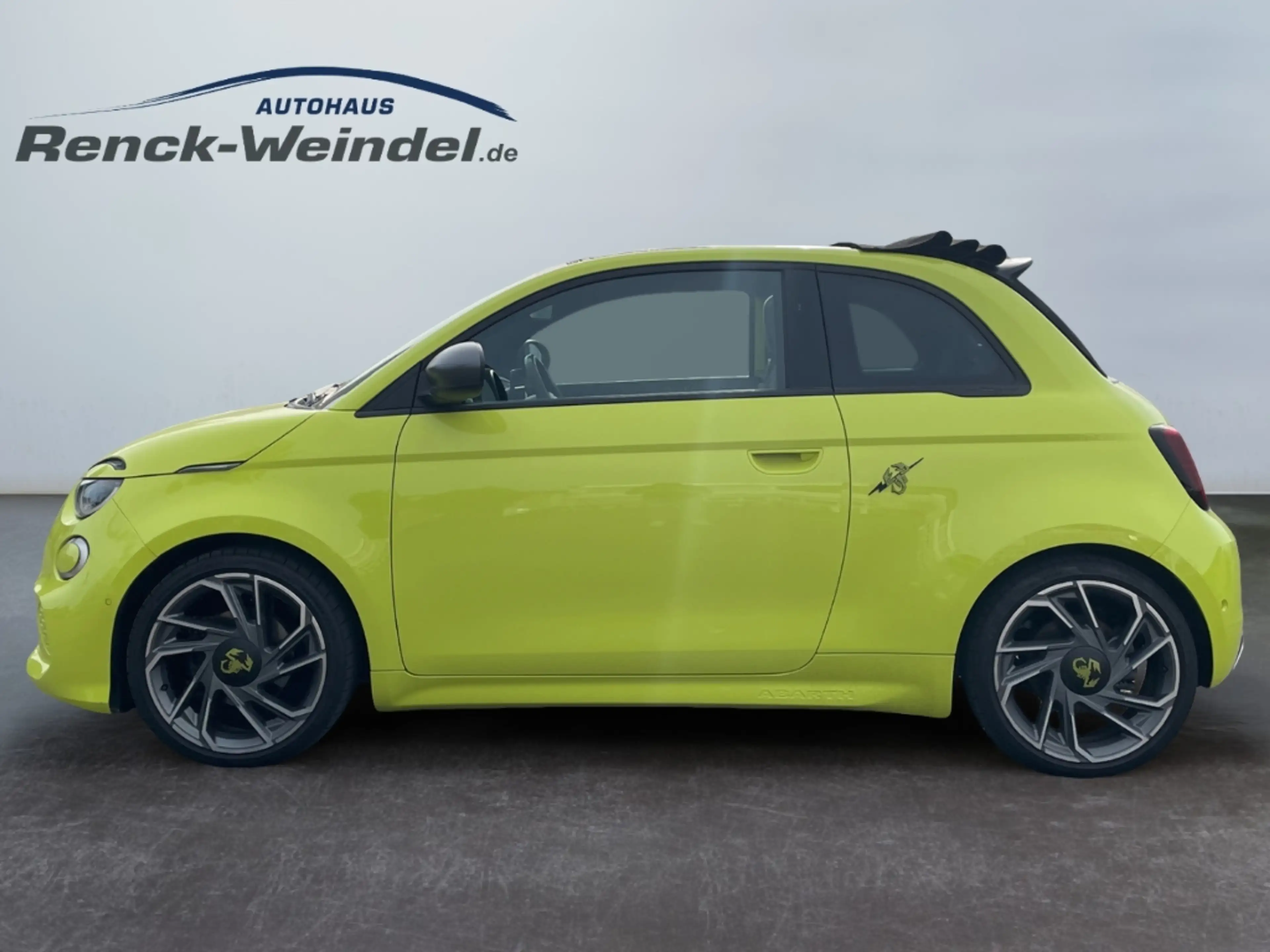 Abarth 500e Cabrio Scorpionissima Klimaautom Temp PDCv+h 360 K — photo 2