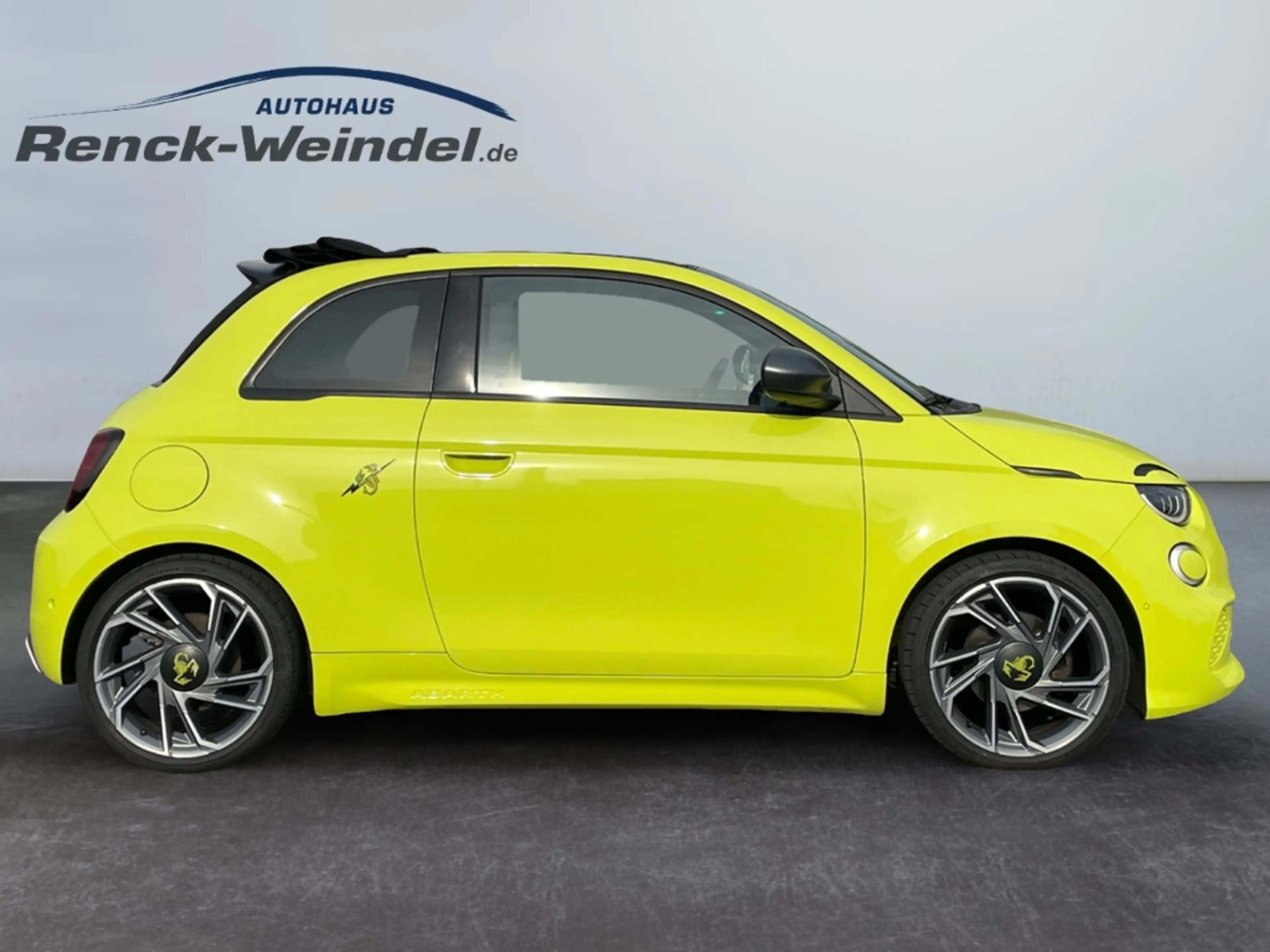 Abarth 500e Cabrio Scorpionissima Klimaautom Temp PDCv+h 360 K — photo 6