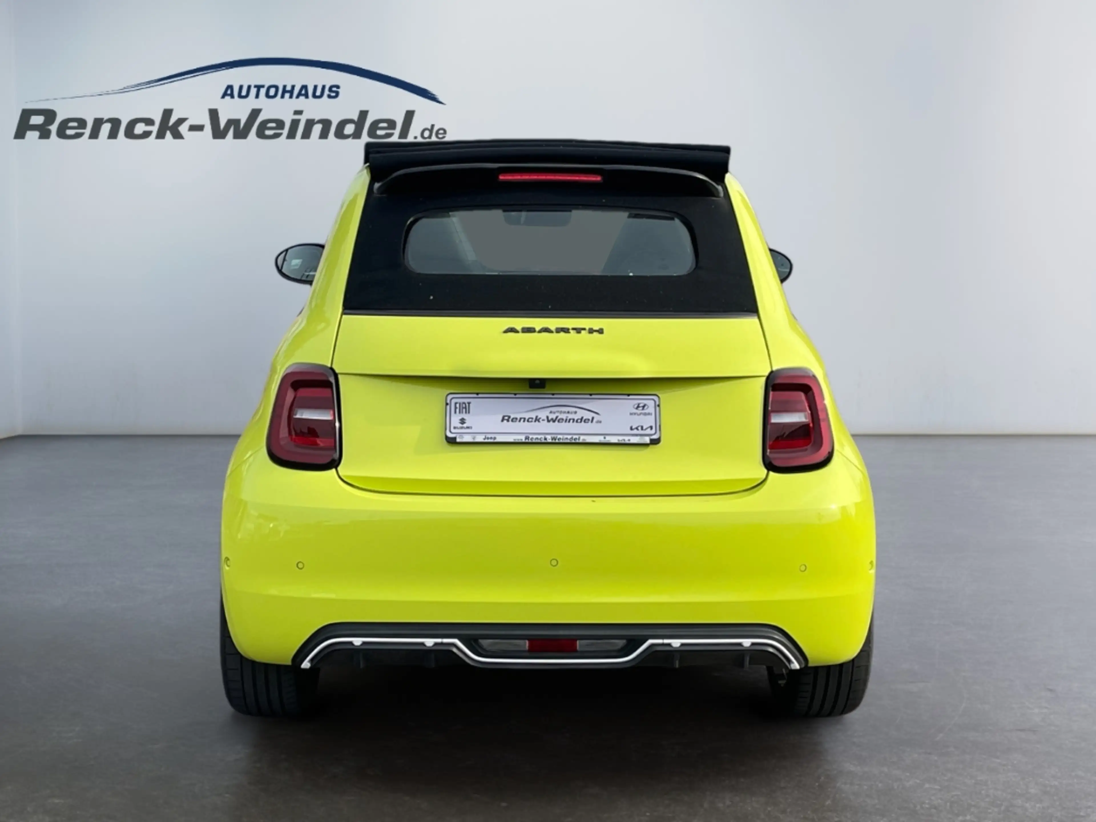 Abarth 500e Cabrio Scorpionissima Klimaautom Temp PDCv+h 360 K — photo 4