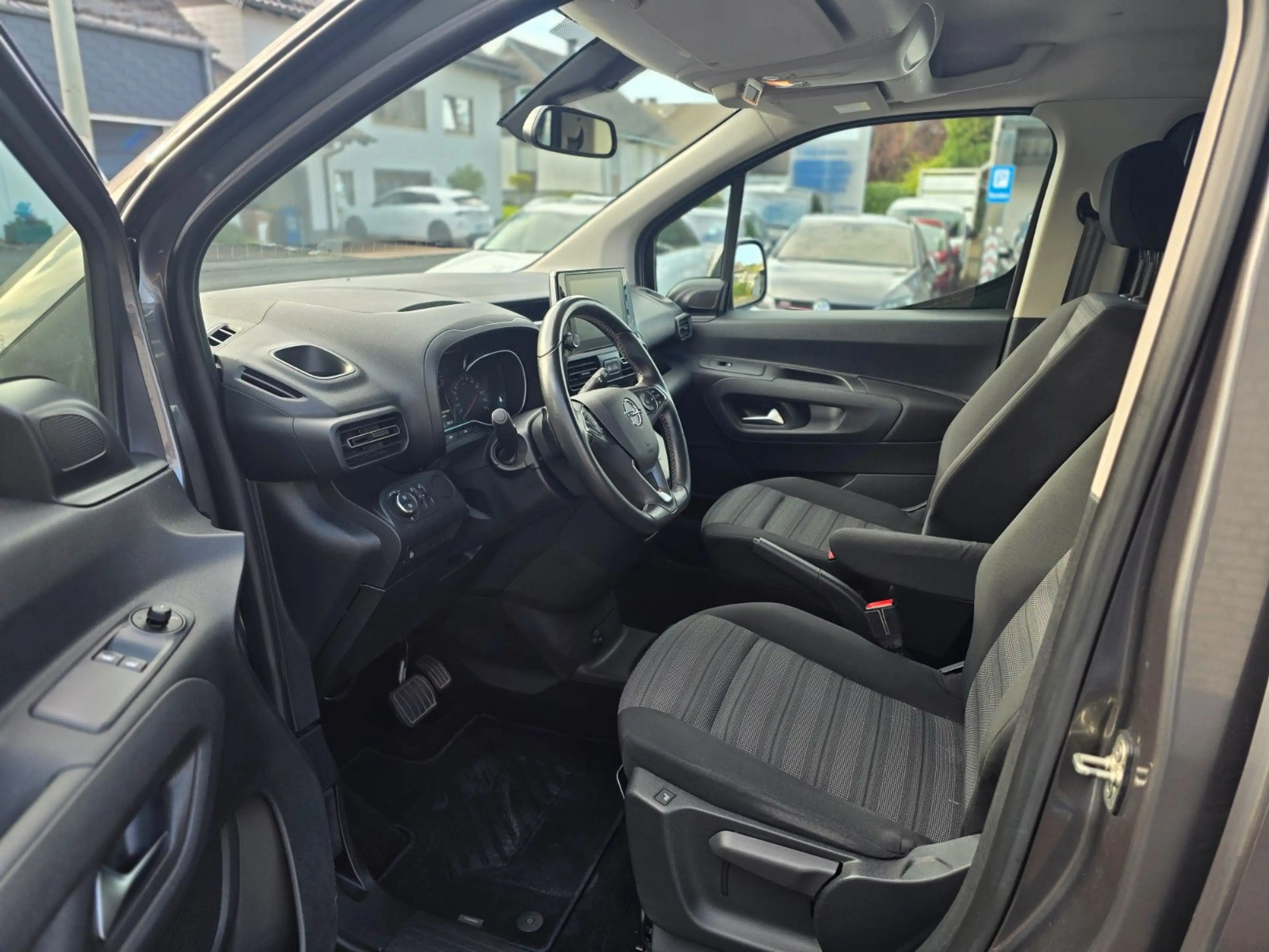 Opel Combo Life E XL 1.5 CDTI Automatik 5Sitze — photo 9
