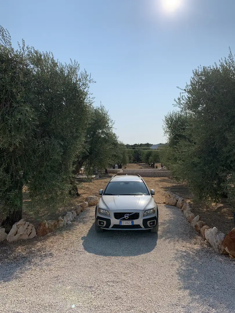 Volvo XC70 2.4 d5 Momentum awd 205cv geartronic - 1