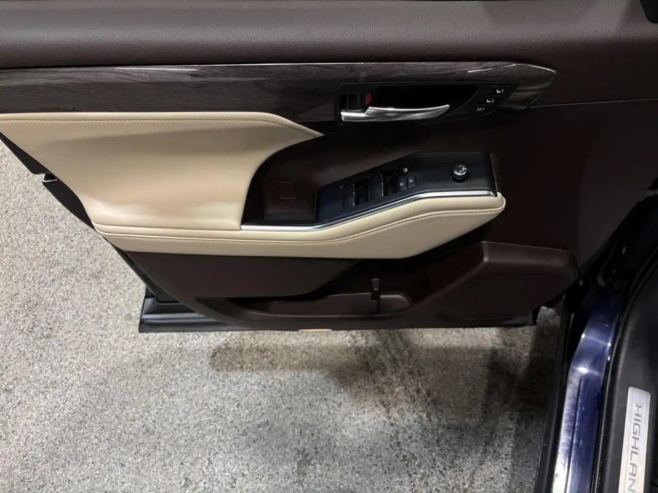 Toyota Highlander снимка Toyota Highlander